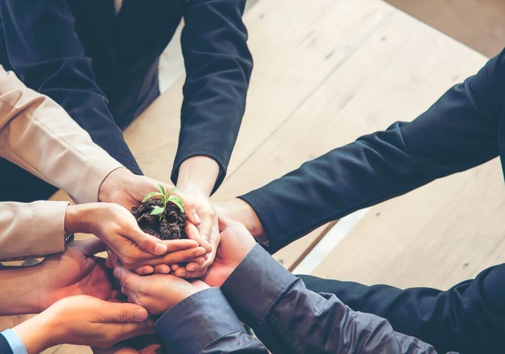 solutions_for_product_manufactuers_strong_partnership strong partnership and teamwork